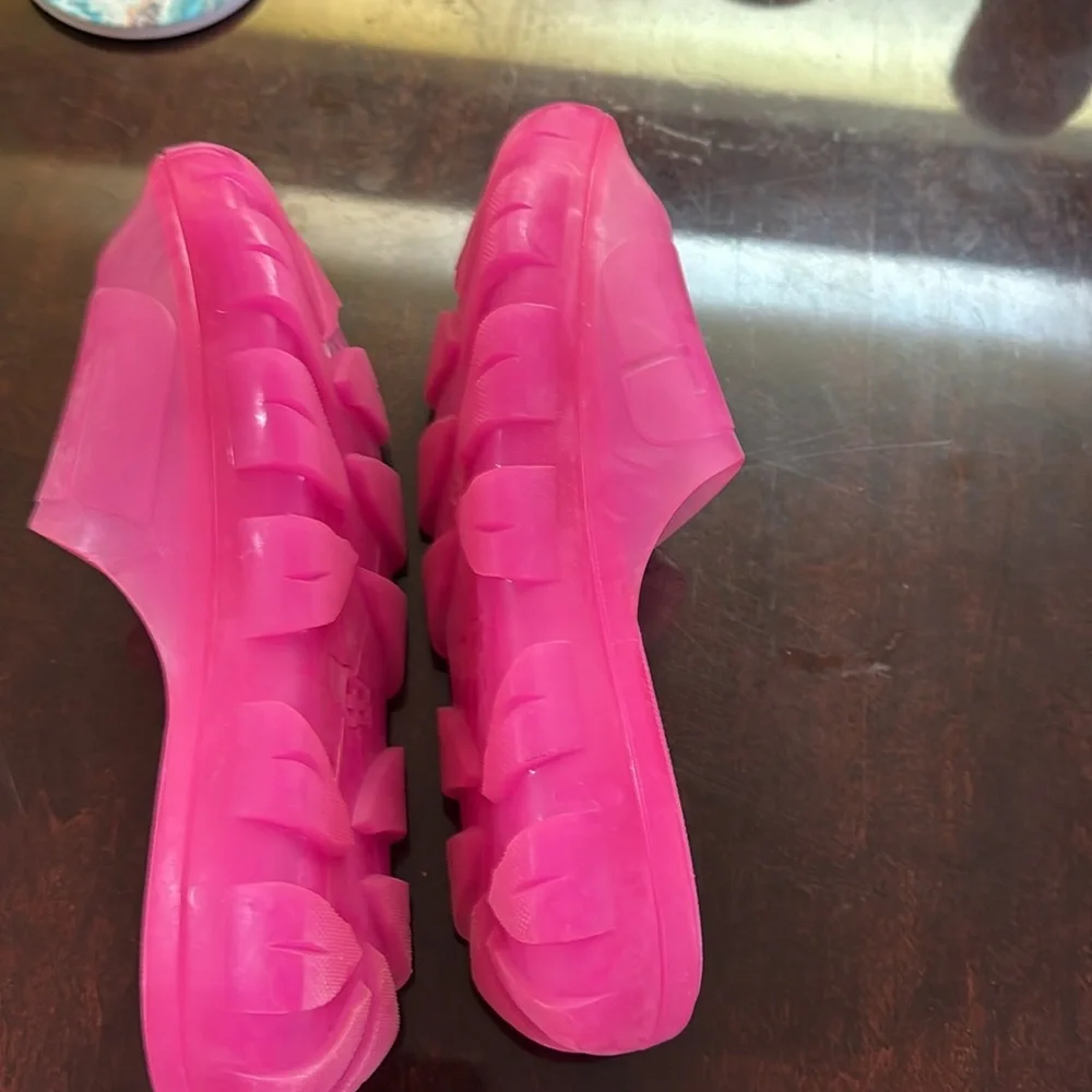 UGG Pink Slide Sandals for Casual Comfort (women’s 9) - Picture 3 of 5